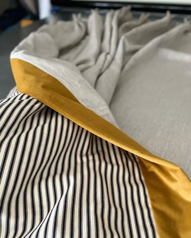Last make of this year. Linen twill curtains with a moleskin velvet leading edge and lined with ticking. I love this combination 🦓 💛